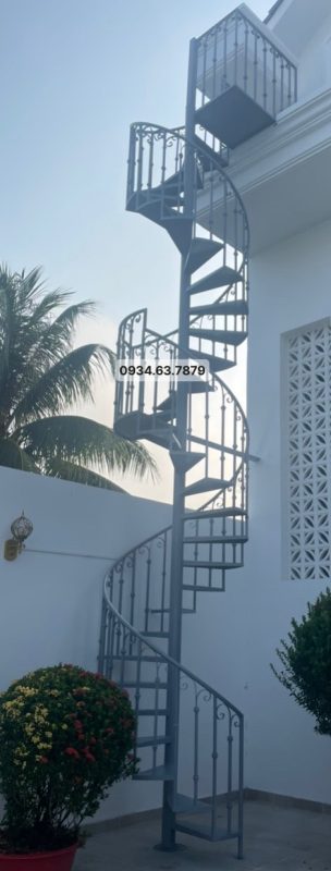 Cầu thang sắt xoắn đẹp tại TP HCM