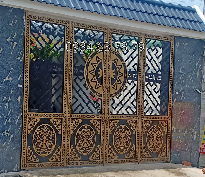 Mẫu cửa cnc  sơn màu cổ điển