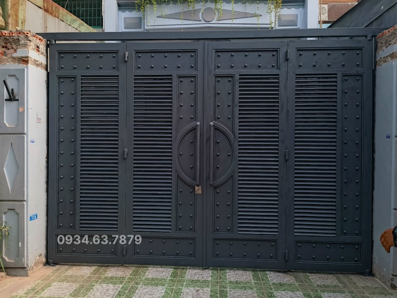 Cổng sắt 4 cánh đẹp tại Tp HCM Cổng sắt 4 cánh đẹp tại Tp HCM