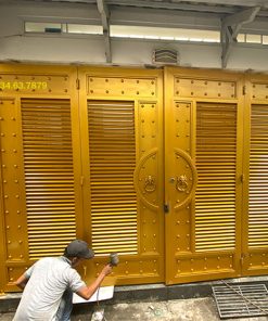 Cửa cổng sắt màu vàng đẹp