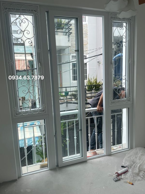 Bông bảo vệ cửa sổ sắt phi 6
