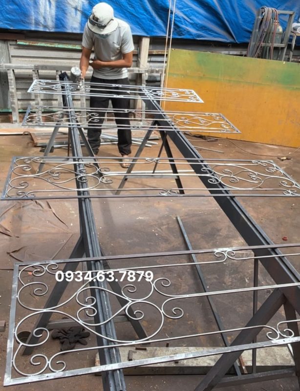 Bông bảo vệ cửa sổ sắt phi 6