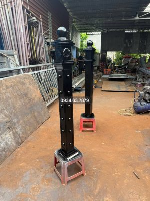 Trụ sắt lan can màu đen