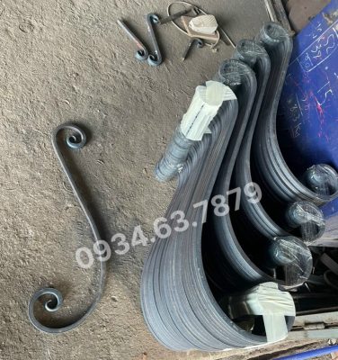Phụ kiện cụm 2 chữ c và 1 chữ s bụng bầu làm lan can mặt tiền
