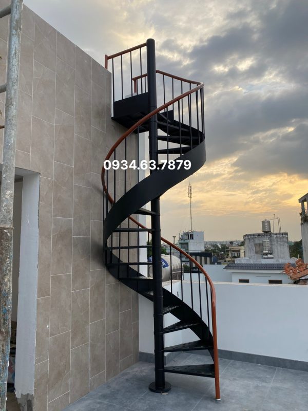 Cầu thang sắt xoắn tại TP Hồ Chí Minh