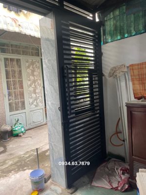 Cửa sắt lùa xếp sang 2 bên rất gọn gàng, tiện lợi, dễ sử dụng