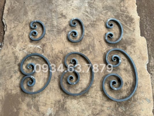 Hoa văn sắt uốn mỏ rèn thủ công