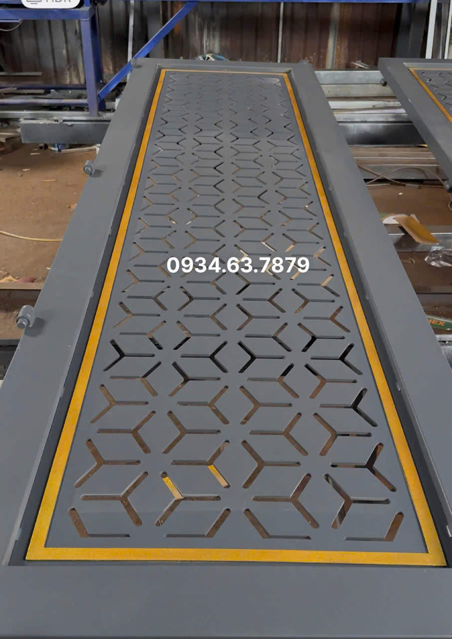 lam-cong-sat-cnc-6-canh-tai-xuong-co-khi-tam-duc-4