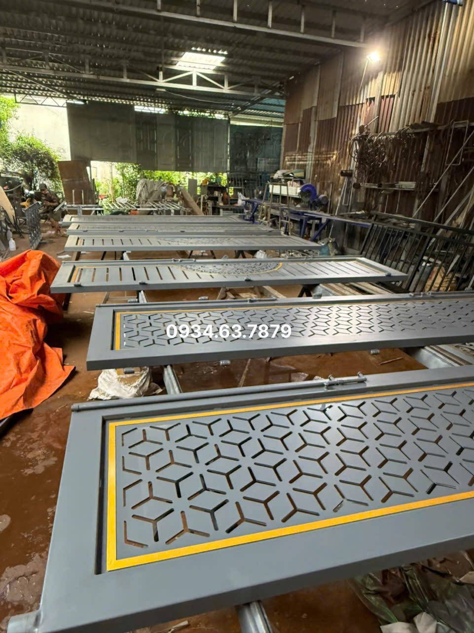 lam-cong-sat-cnc-6-canh-tai-xuong-co-khi-tam-duc-5