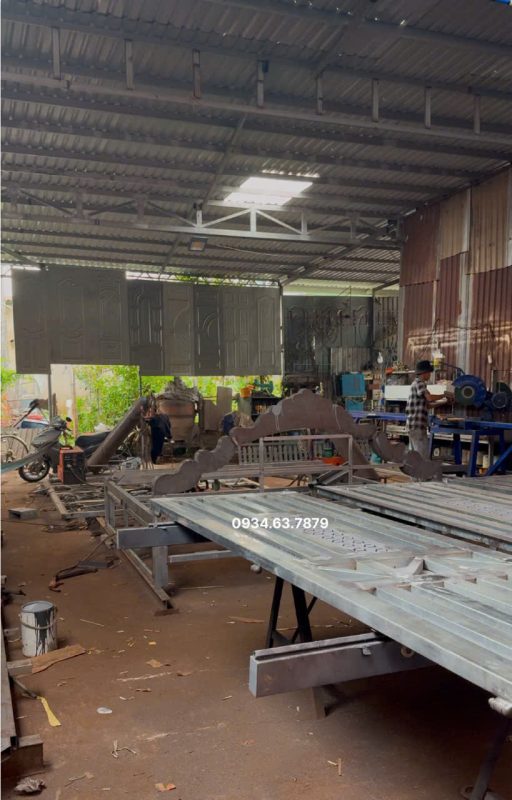 Xưởng làm cổng sắt 4 cánh tại Sài Gòn