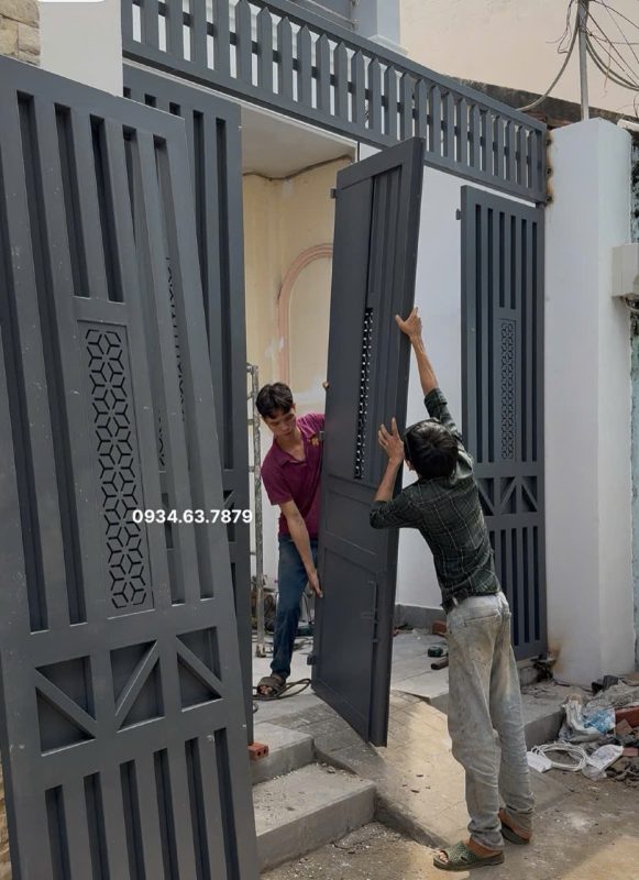 Lắp đặt cổng sắt tại nhà