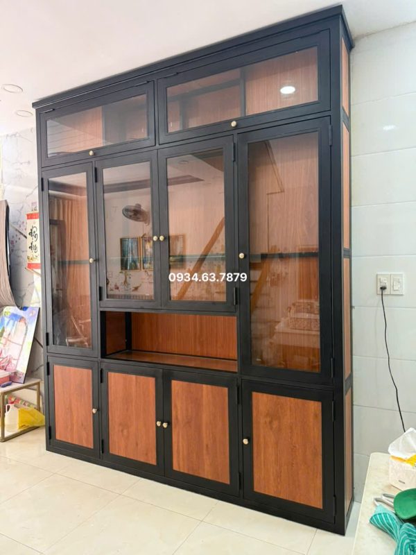 Tủ kính dùng dựng đồ, trưng bày, sơn màu theo yêu cầu