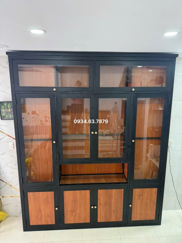 Tủ kính dùng dựng đồ, trưng bày, sơn màu theo yêu cầu