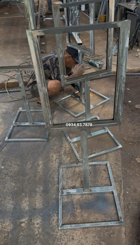 Kệ sắt làm tại xưởng