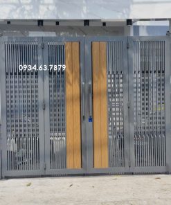 Cổng sắt nhựa giả gỗ 4 cánh