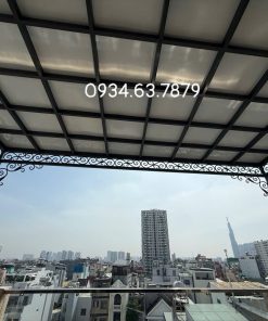 Mái che sắt mỹ thuật lắp đặt ở sân thượng