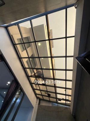 Lắp đặt hoàn thiện mái che sân ở trệt và bàn giao