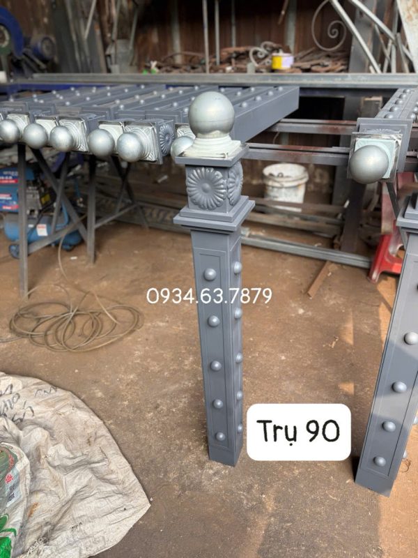 Trụ sắt hộp 90