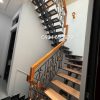 Cầu thang sắt mặt bậc nhựa giả gỗ